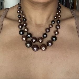 Costume jewelry: women’s necklace
